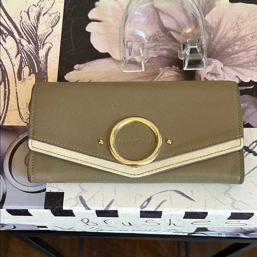 See By Chloe Taupe and White Aura Long Flap Leather Wallet - Picture 2 of 16